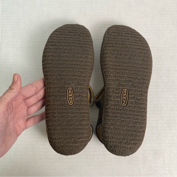 Keen | Shoes | Keen Damen Cush Brown Canvas Closed Toe Mary Jane ...